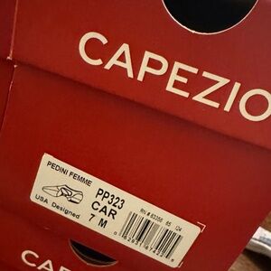 Capezio Red Pedini Femme Athletic Shoes